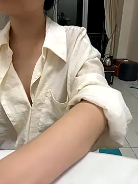 Minhee22 online show from 11-12-25, 07:51