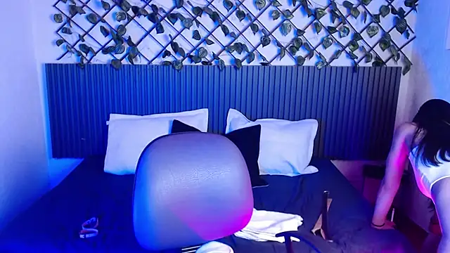 Lunaa 07 online show from 04-11-26, 08:40