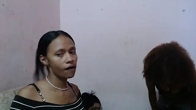 ricaslatinas1 online show from 12-17-25, 02:55