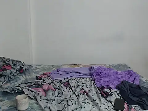 Snapshot of _camila_trans_ chatting on 12-01-25, 06:09 camila trans online show from 12-01-25, 06:09