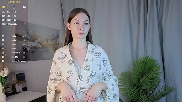 Snapshot of LeishaBeauman chatting on 10-20-25, 04:07 LeishaBeauman online show from 10-20-25, 04:07