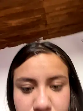 Snapshot of Dul-ci08 chatting on 10-17-25, 06:21 Dul-ci08 online show from 10-17-25, 06:21