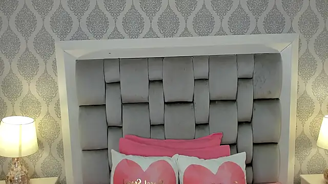 lucia lorenz online show from 12-16-25, 11:25