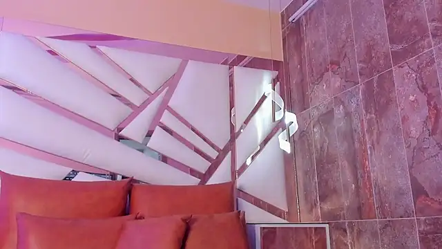 Catalina-Thompson online show from 04-10-26, 12:01