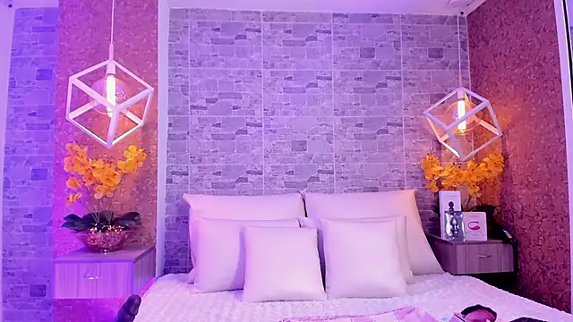 Catalina-Thompson online show from 11-12-25, 12:09