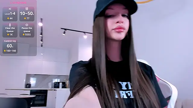 Snapshot of khloeforever chatting on 02-04-26, 08:04 khloeforever online show from 02-04-26, 08:04