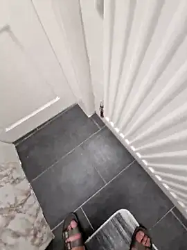 16enes16 online show from 11-04-25, 03:38