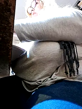 JennyInVegas online show from 10-28-25, 03:33