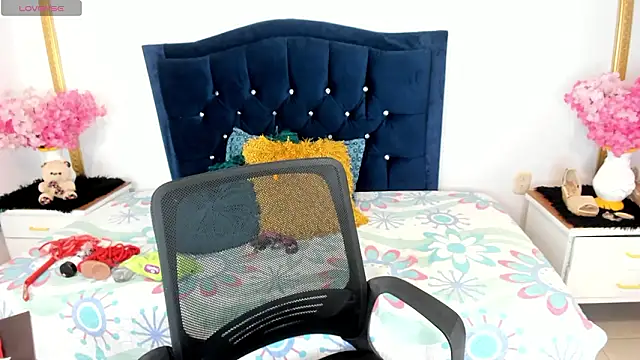 Snapshot of Inaya_Khalifa chatting on 02-28-26, 01:27 Inaya Khalifa online show from 02-28-26, 01:27