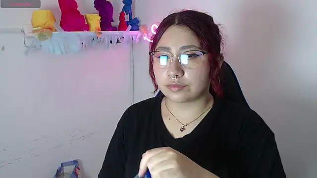 littlee red online show from 11-17-25, 08:13