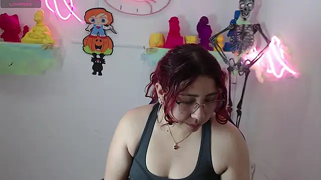 littlee red online show from 10-29-25, 12:48