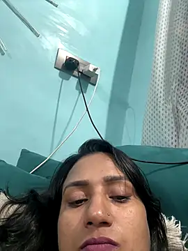 heenashai online show from 12-22-25, 10:43