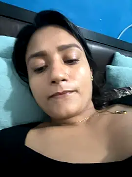 Snapshot of heenashai chatting on 10-31-25, 01:41 heenashai online show from 10-31-25, 01:41