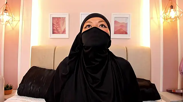 SophiaBeckerr online show from 10-21-25, 07:46