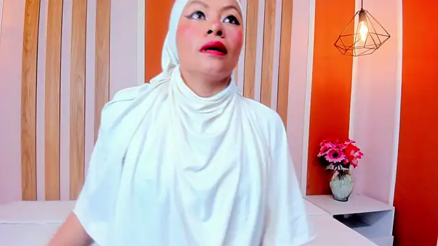 SophiaBeckerr online show from 11-08-25, 07:28