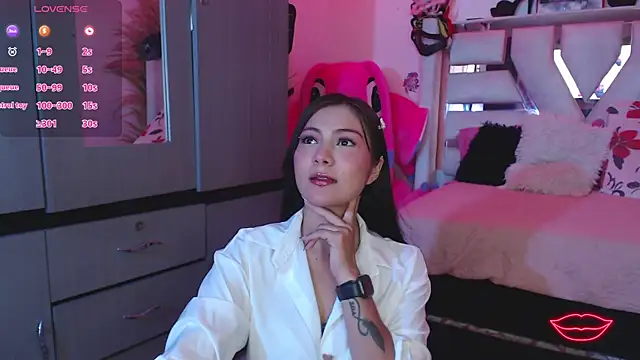 Hanna Plum online show from 01-05-26, 08:12