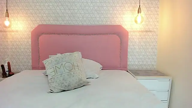 TAYLORMEYER1 online show from 04-11-26, 03:36