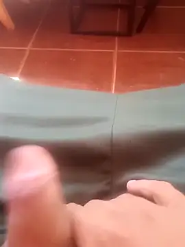 Snapshot of 24cnmmm chatting on 10-27-25, 05:03 24cnmmm online show from 10-27-25, 05:03