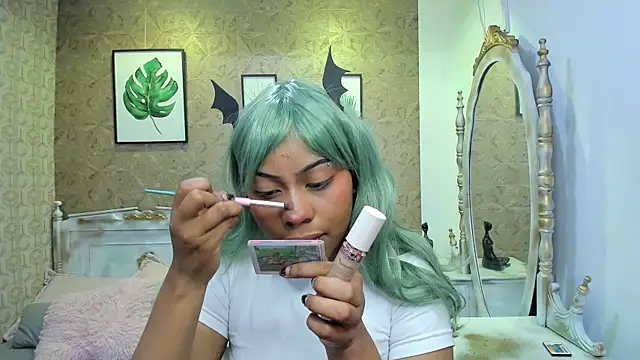 Sofia clk online show from 11-13-25, 04:27