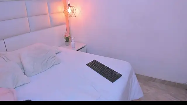 Sofia clk online show from 04-14-26, 03:11