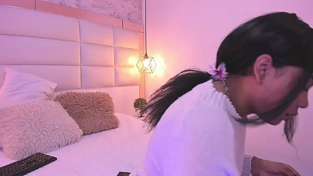 Sofia clk online show from 11-11-25, 03:34