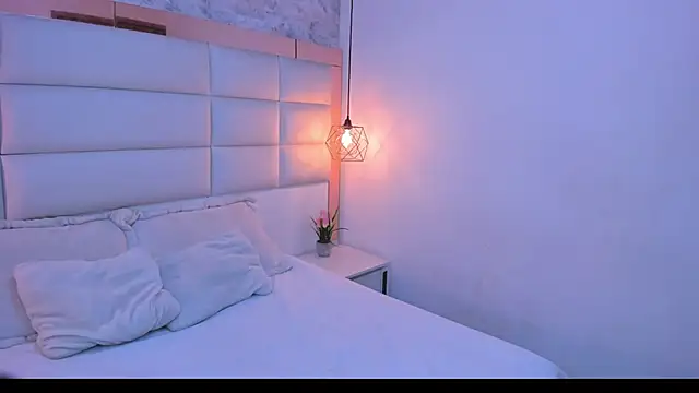 Sofia clk online show from 04-15-26, 03:34