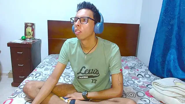 DavTwink3100 online show from 12-19-25, 01:53