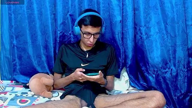 DavTwink3100 online show from 03-18-26, 01:42