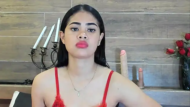 Snapshot of LorenaVarga chatting on 12-18-25, 07:18 LorenaVarga online show from 12-18-25, 07:18