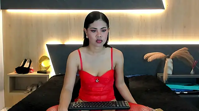 LorenaVarga online show from 05-17-26, 07:36