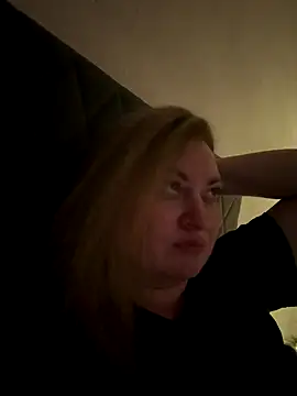 Amelia-Diamond online show from 12-18-25, 08:34