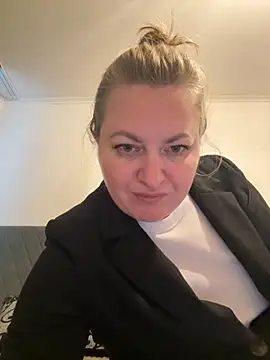 Amelia-Diamond online show from 11-24-25, 11:43