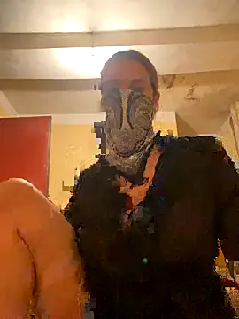 SaraChouchou online show from 10-22-25, 10:19