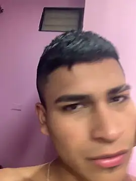 Emiliano Reyes online show from 05-09-26, 02:15