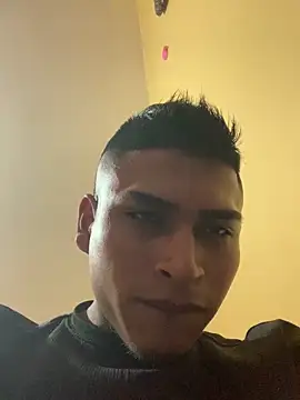 Emiliano Reyes online show from 11-30-25, 02:29