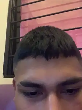 Emiliano Reyes online show from 11-25-25, 01:50