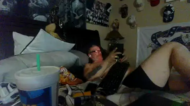 Snapshot of bigdaddyrooster chatting on 02-03-26, 06:33 bigdaddyrooster online show from 02-03-26, 06:33