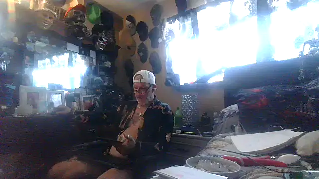 Snapshot of bigdaddyrooster chatting on 02-13-26, 06:19 bigdaddyrooster online show from 02-13-26, 06:19