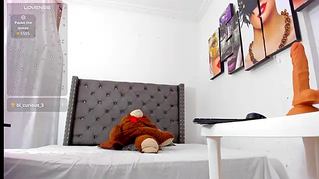 roxy rebel online show from 09-26-25, 01:40