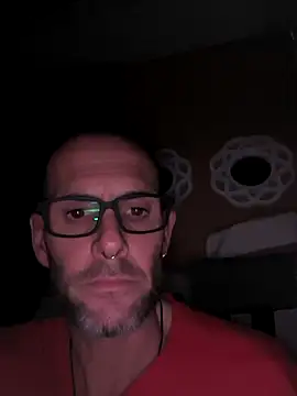 Snapshot of Vanovik20 chatting on 10-22-25, 01:38 Vanovik20 online show from 10-22-25, 01:38