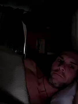 Snapshot of Vanovik20 chatting on 10-18-25, 07:54 Vanovik20 online show from 10-18-25, 07:54