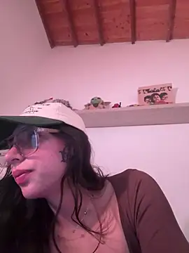 valeriahornier online show from 03-24-26, 04:12