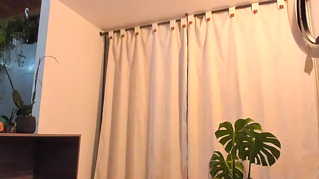 Snapshot of valeriahornier chatting on 04-30-26, 04:08 valeriahornier online show from 04-30-26, 04:08
