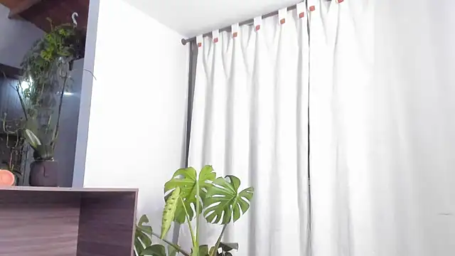 Snapshot of valeriahornier chatting on 05-07-26, 11:52 valeriahornier online show from 05-07-26, 11:52