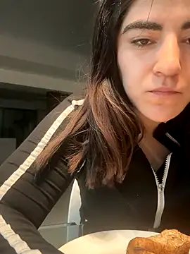 milky denni online show from 10-24-25, 04:33