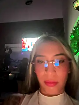 Snapshot of KIMBERLYPULIDO chatting on 10-24-25, 04:11 KIMBERLYPULIDO online show from 10-24-25, 04:11