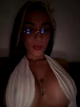Snapshot of KIMBERLYPULIDO chatting on 10-23-25, 04:11 KIMBERLYPULIDO online show from 10-23-25, 04:11