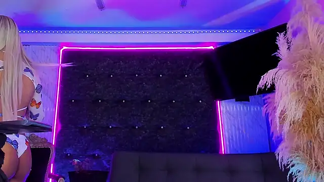 Queens Wonders Blonders online show from 03-13-26, 07:35