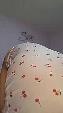 Snapshot of princess_foxxy chatting on 11-24-25, 02:39 princess foxxy online show from 11-24-25, 02:39