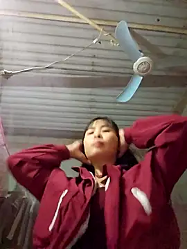 Squirrel-Pear online show from 11-21-25, 01:32